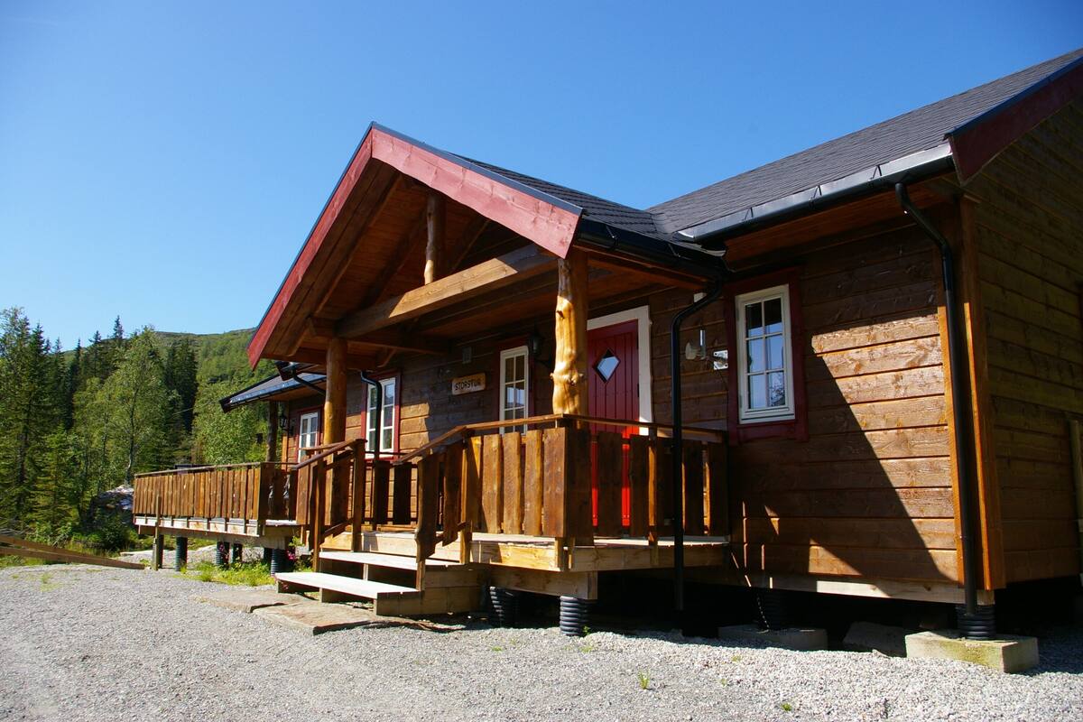 Classic Cabin (Storstua, Cleaning/towel/linen excl) | 3 bedrooms, desk, bed sheets