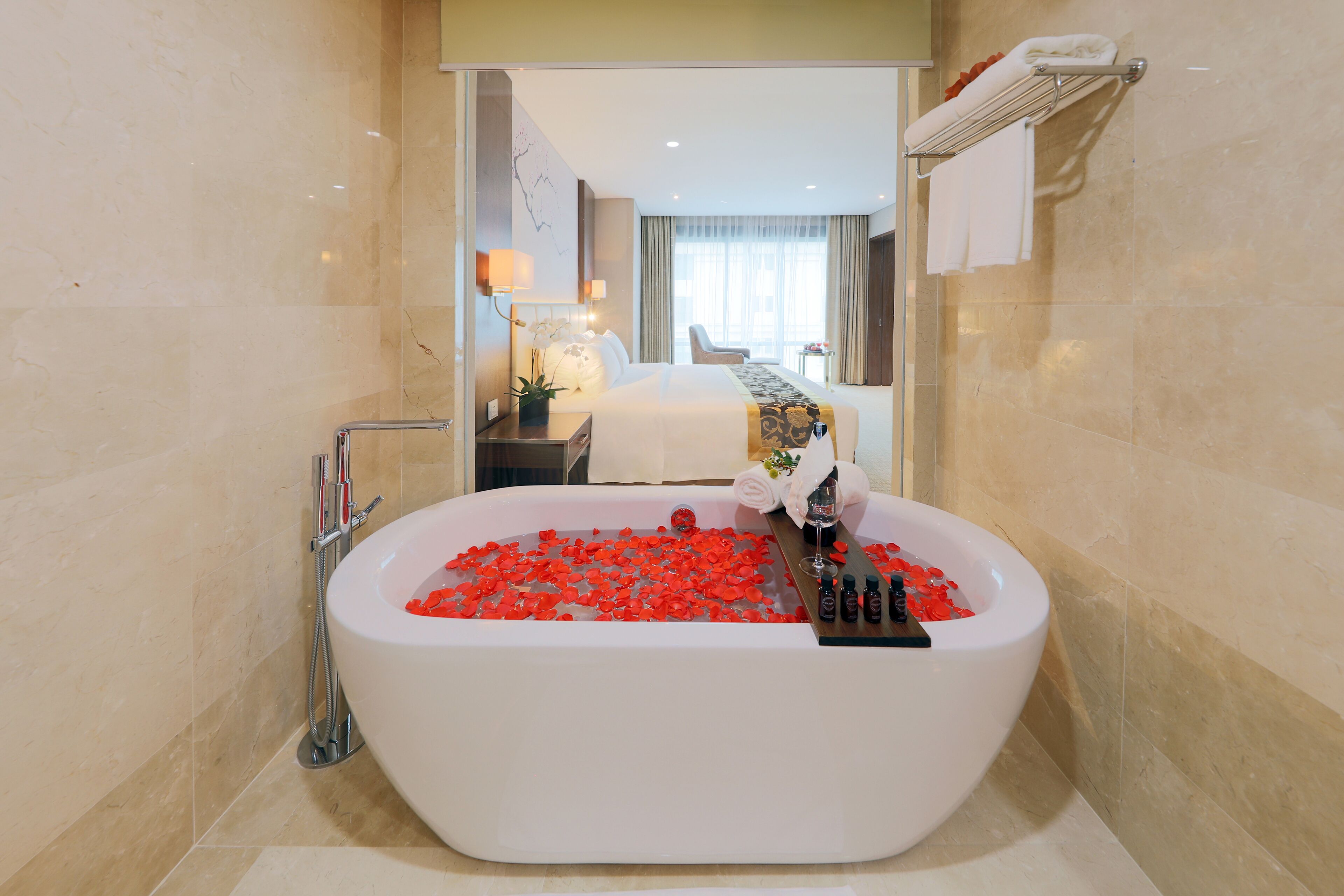 separate bathtub and shower, deep-soaking bathtub
