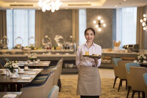 Daily buffet breakfast for a fee - Grand Vista Hanoi (Hanoi)