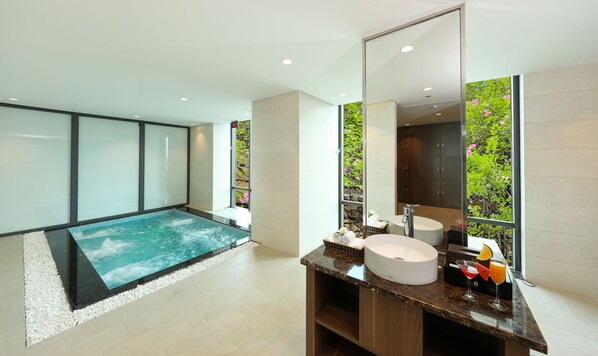 Steam room - Grand Vista Hanoi (Hanoi)