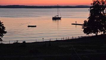 PĂ„ stranden och volleyboll