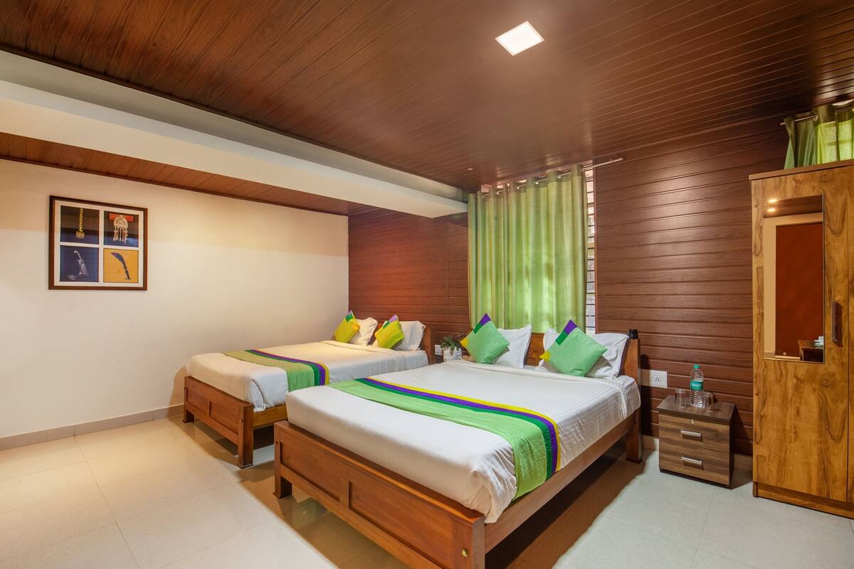 Desk, soundproofing, iron/ironing board, rollaway beds