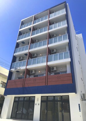 Front of property - Ten Point Hotel (Naha)