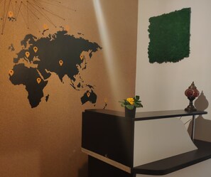 Reception - Friends Forever - Hostel (Kyiv)