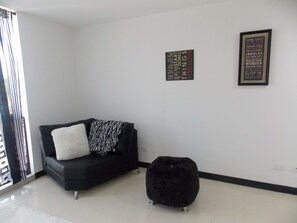 Property entrance - Edificio Angelo (Cartago)