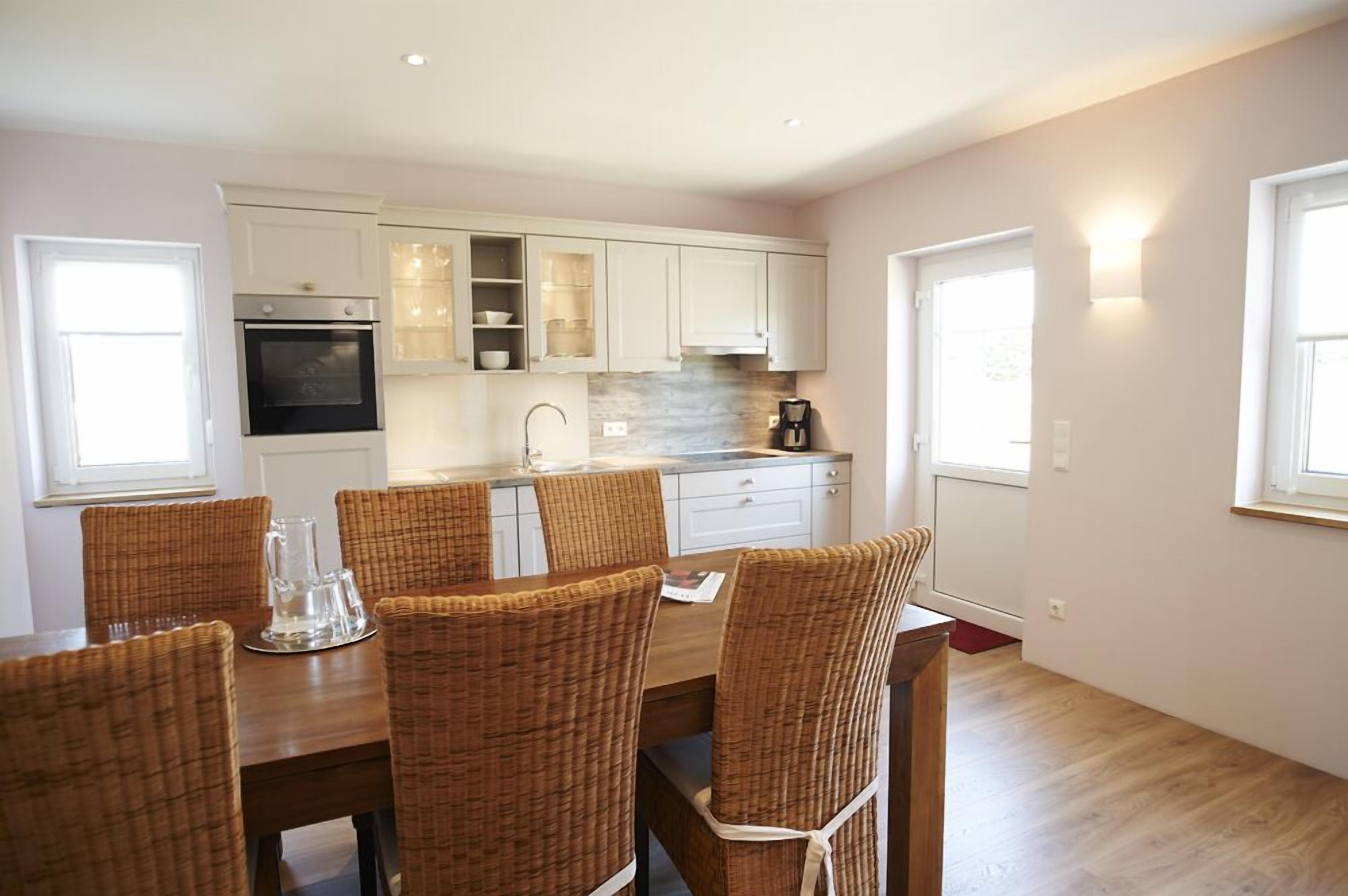 Appartement (Lüneburg) | Gemeenschappelijke keuken | Een koelkast, een oven, een kookplaat, een vaatwasser