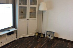 Television - Private Apartment Hildesheimer Straße (Hannover)