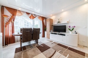 TV - Private Apartment Kardinal-Galen-Hof (Hannover)