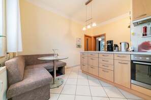 Fridge, microwave, stovetop, electric kettle