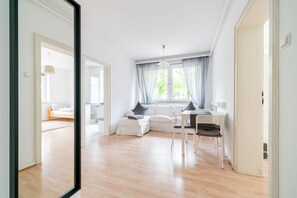 Living room - Private Apartment Rote Reihe (Hannover)