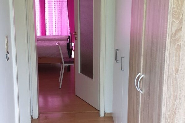 Hallway - Private Apartment Bemeroder Anger (Hannover)