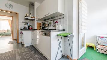 Fridge, microwave, stovetop, electric kettle