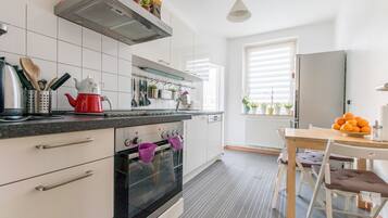 Fridge, microwave, stovetop, electric kettle