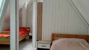 2 chambres, fer et planche à repasser, Wi-Fi gratuit, draps fournis