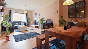 Living area - Private Apartment Brentanostraße (Hannover)