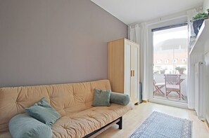 2 bedrooms, iron/ironing board, WiFi (free), bed sheets