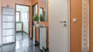 Unclassified image, 4 of 16, button - Private Apartment Neue Straße (Laatzen)