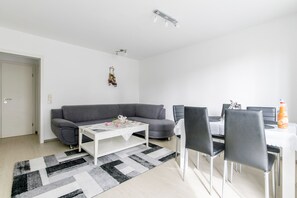 TV - Private Apartment Am Mittelfelde (Hannover)