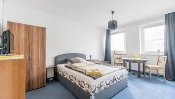 Bügeleisen/Bügelbrett, kostenloses WLAN, Bettwäsche