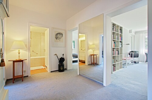 Private Apartment Moulineauxplatz
