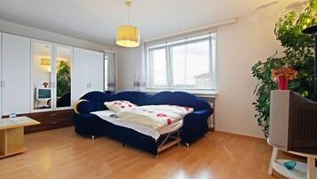 1 kamar tidur, setrika/meja setrika, Wi-Fi gratis, dan seprai linen