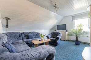 Flat-screen TV - Private Apartment Tannenbergstraße (Pattensen)