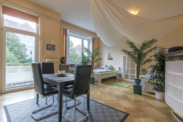 2 chambres, fer et planche à repasser, accès au Wi-Fi (inclus)