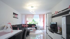 Unclassified image, 4 of 8, button - Private Apartment Plauener Straße (Hannover)