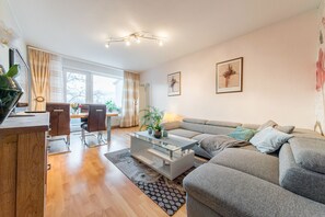 TV - Private Apartment Leipziger Straße (Hannover)