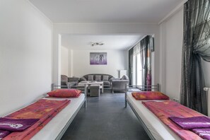 TV - Private Apartment Brieger Weg (Hannover)