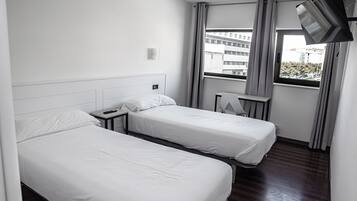 Habitació doble (Accesible) | 1 dormitori, escriptori, wifi gratuïta i roba de llit