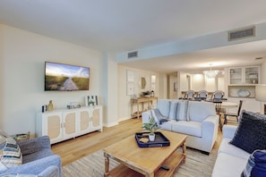 Smart TV - Sunset Rentals | Ocean One 320 (Hilton Head Island)