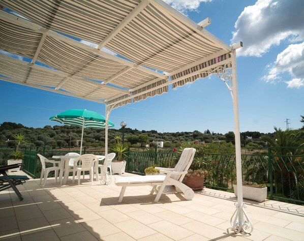 Villa, 2 chambres, patio | Terrasse/Patio