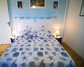 Villa, 2 Schlafzimmer, Terrasse | 2 Schlafzimmer, kostenloses WLAN, Bettwäsche