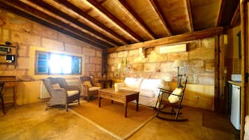 Cottage, 1 Bedroom, Garden View (Aire) | Living area