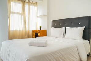 1 bedroom, desk, free WiFi, bed sheets - Homey Studio Apartment at Margonda Residence 3 (Depok)