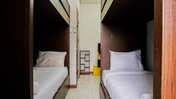 Quarto | 2 quartos, escrivaninha, Wi-Fi de cortesia, roupa de cama