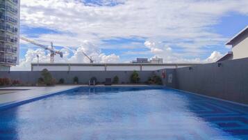 Kolam renang outdoor