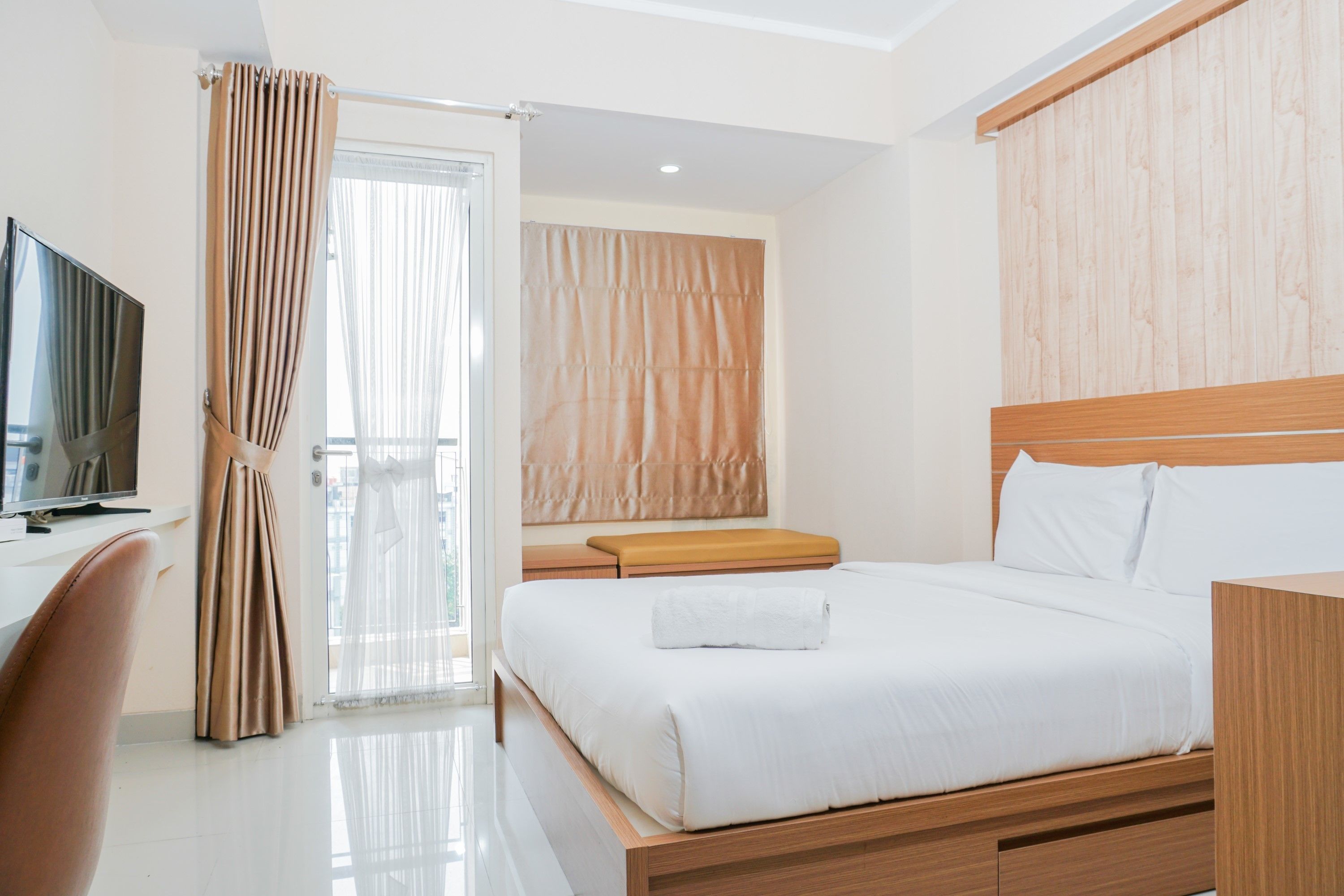 Room | 1 bedroom, desk, WiFi (free), bed sheets