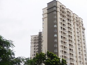 Exterior - Best Location 1BR Mustika Golf Apartment (Cikarang)
