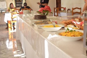 Desayuno buffet incluido todos los días