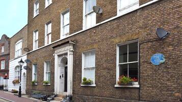 Bagian depan properti