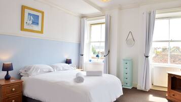 Apartemen | 2 kamar tidur, setrika/meja setrika, Wi-Fi gratis, dan seprai linen