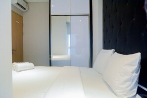Room | 2 bedrooms, free WiFi, bed sheets - Exclusive 2BR Apartment at Elpis Residence (Jakarta)
