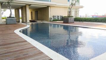 Kolam renang outdoor