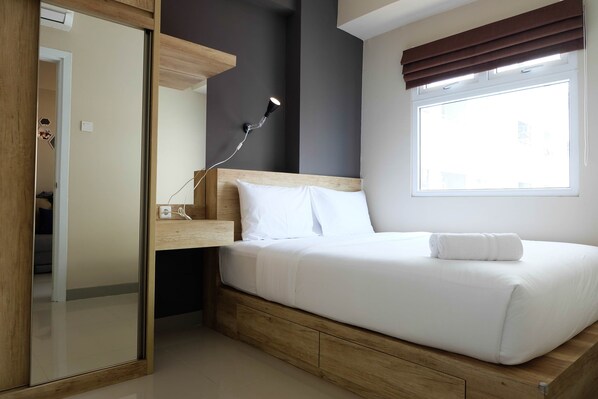 Room | 2 bedrooms, desk, free WiFi, bed sheets