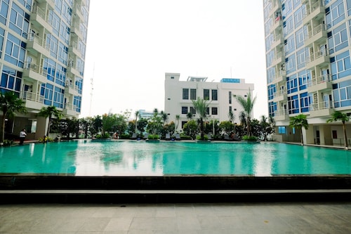 Best Emerald Studio Room Apartment at Capitol Park Residence