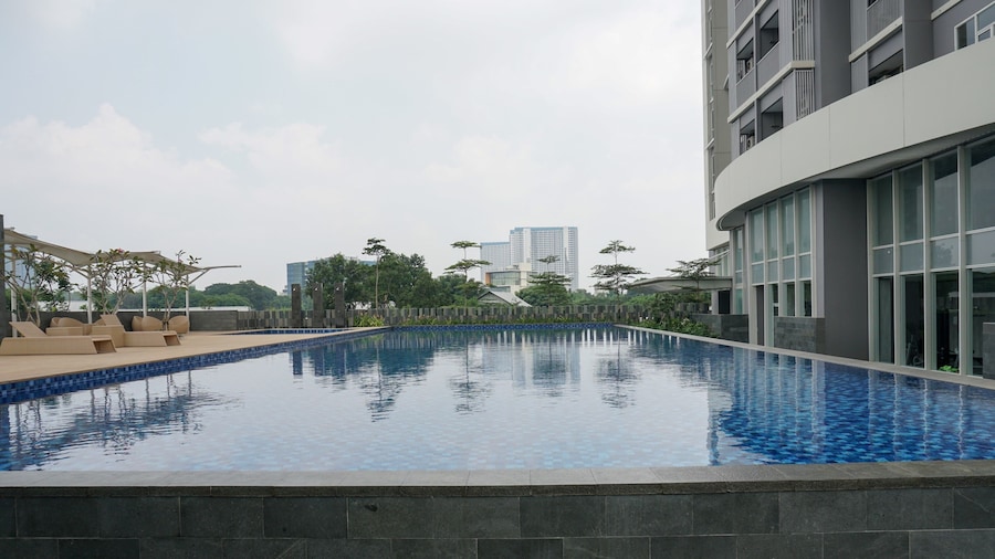 Comfy Studio Ciputra International Apartment