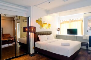 Room | 1 bedroom, desk, free WiFi, bed sheets - Large and Minimalist Studio at Pakubuwono Terrace Apartment (Jakarta)