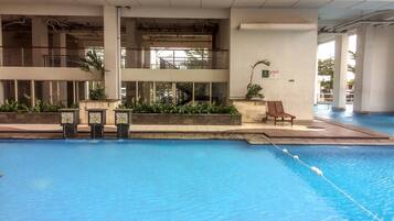 Kolam renang outdoor